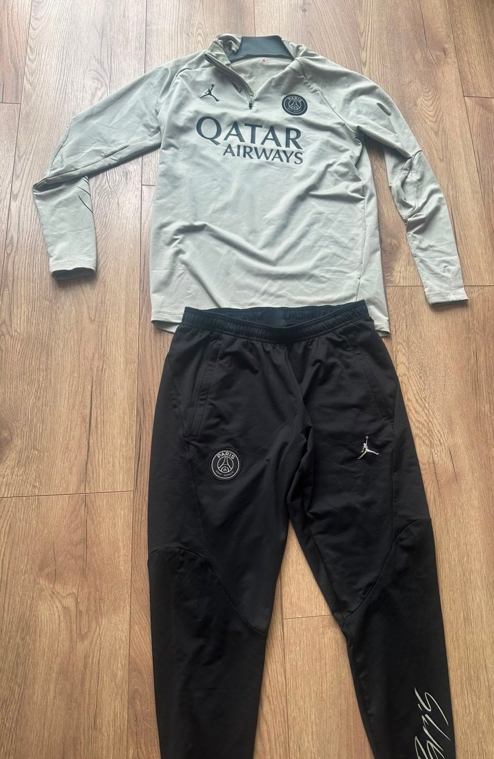 PSG Trainingspak - Shirt en Broek maat M, Kleding | Heren, Sportkleding, Maat 48/50 (M), Ophalen of Verzenden, Zo goed als nieuw