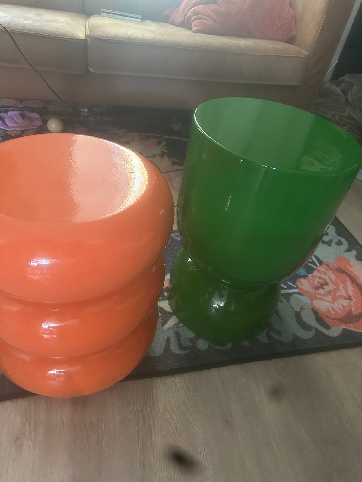 Gekleurde bijzettafels, Minder dan 55 cm, Rond, Zo goed als nieuw, Ophalen
