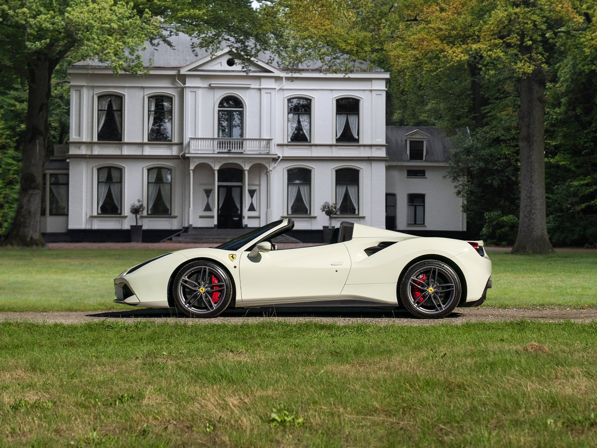 Ferrari 488 3.9 Spider HELE | Carbon ext. | New Power 06-202, Auto's, Automaat, Dealer onderhouden, Gebruikt, Wit