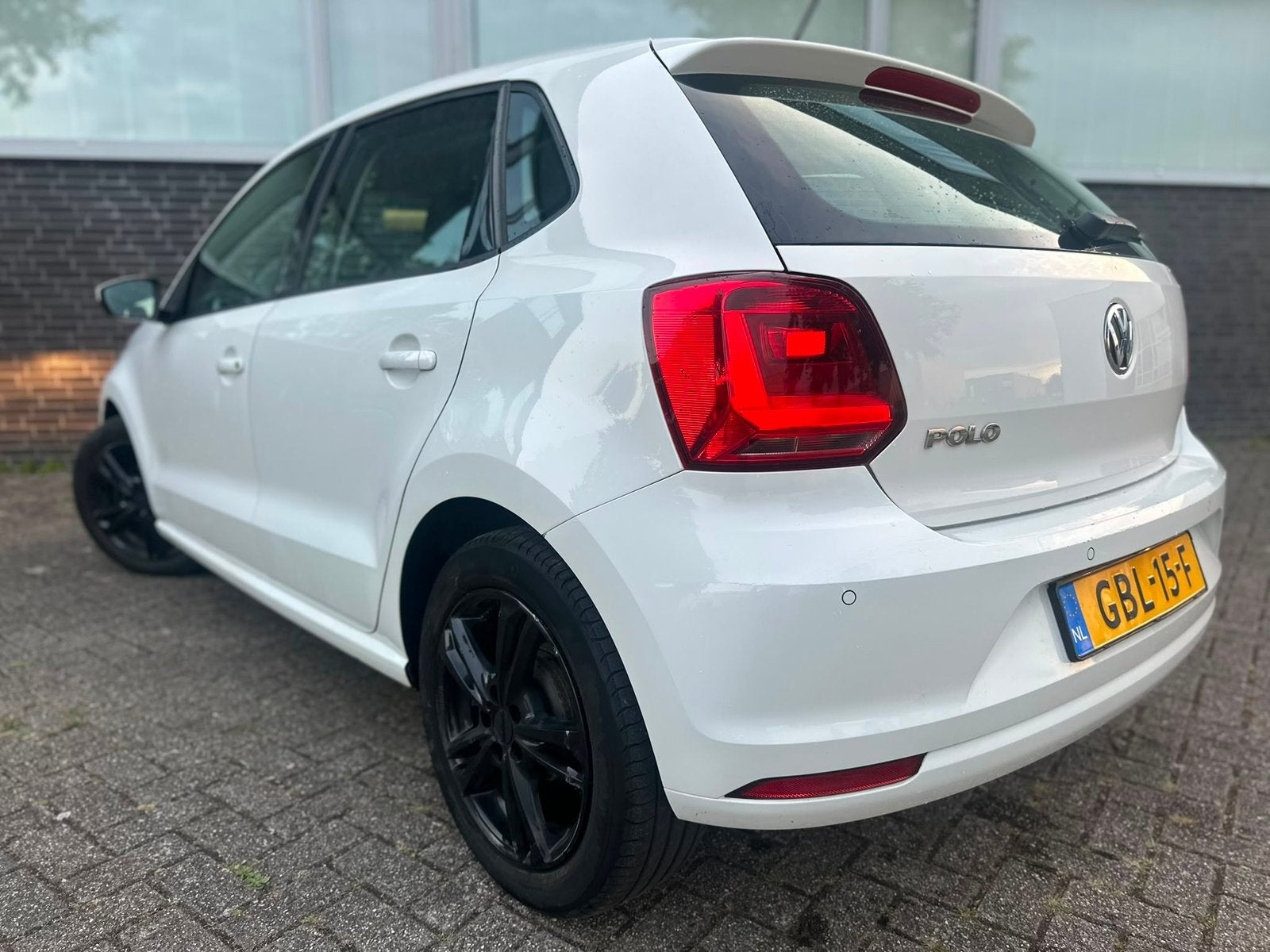 Volkswagen Polo 1.0 2015 Wit, Auto's, Volkswagen, Particulier, Polo, ABS, Adaptieve lichten, Airbags, Alarm, Automatische klimaatregeling