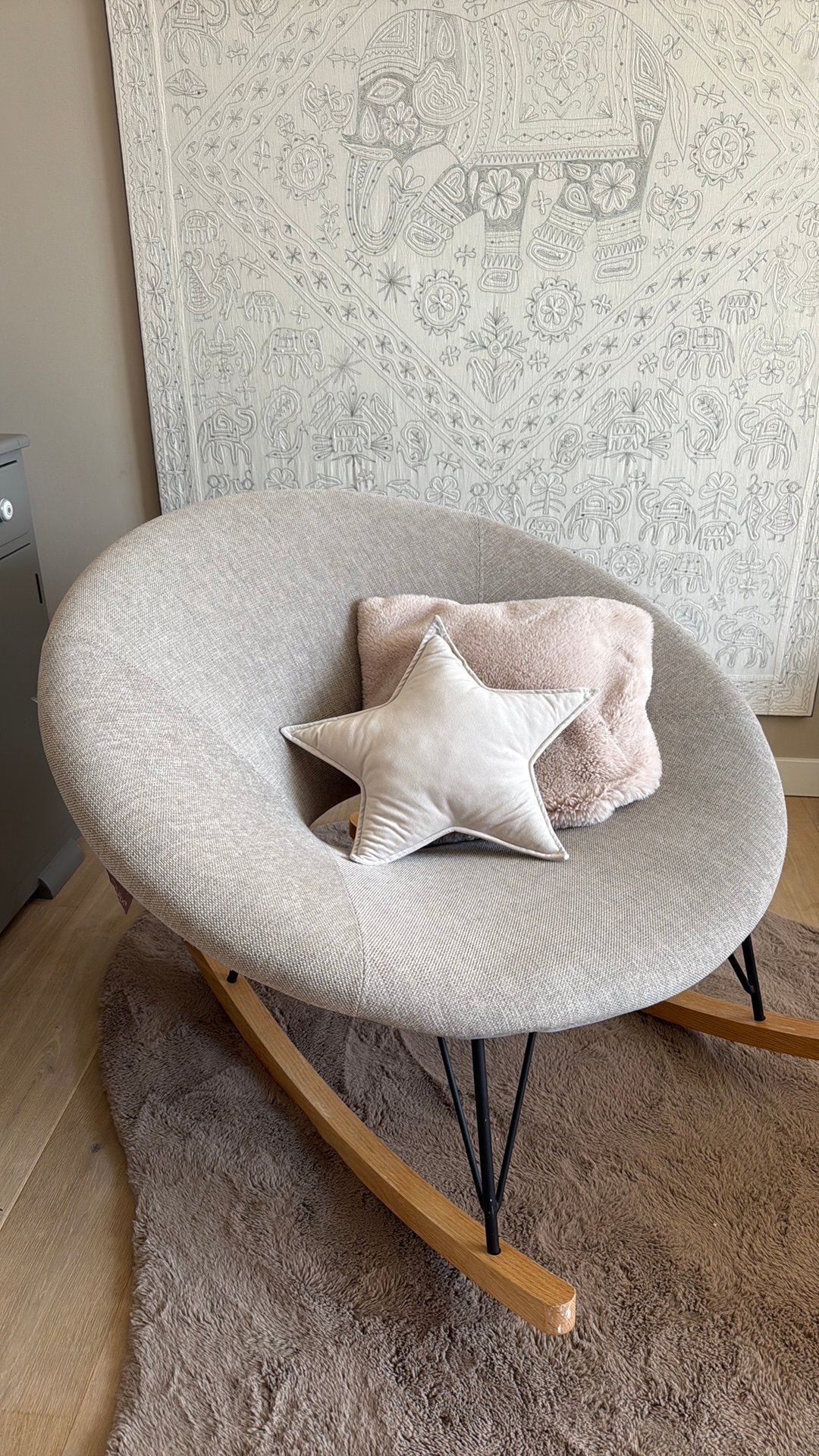 Quax schommelstoel Deluxe beige-grijs, Huis en Inrichting, Fauteuils, Ophalen, Warm minimalistisch, 75 tot 100 cm, Zo goed als nieuw