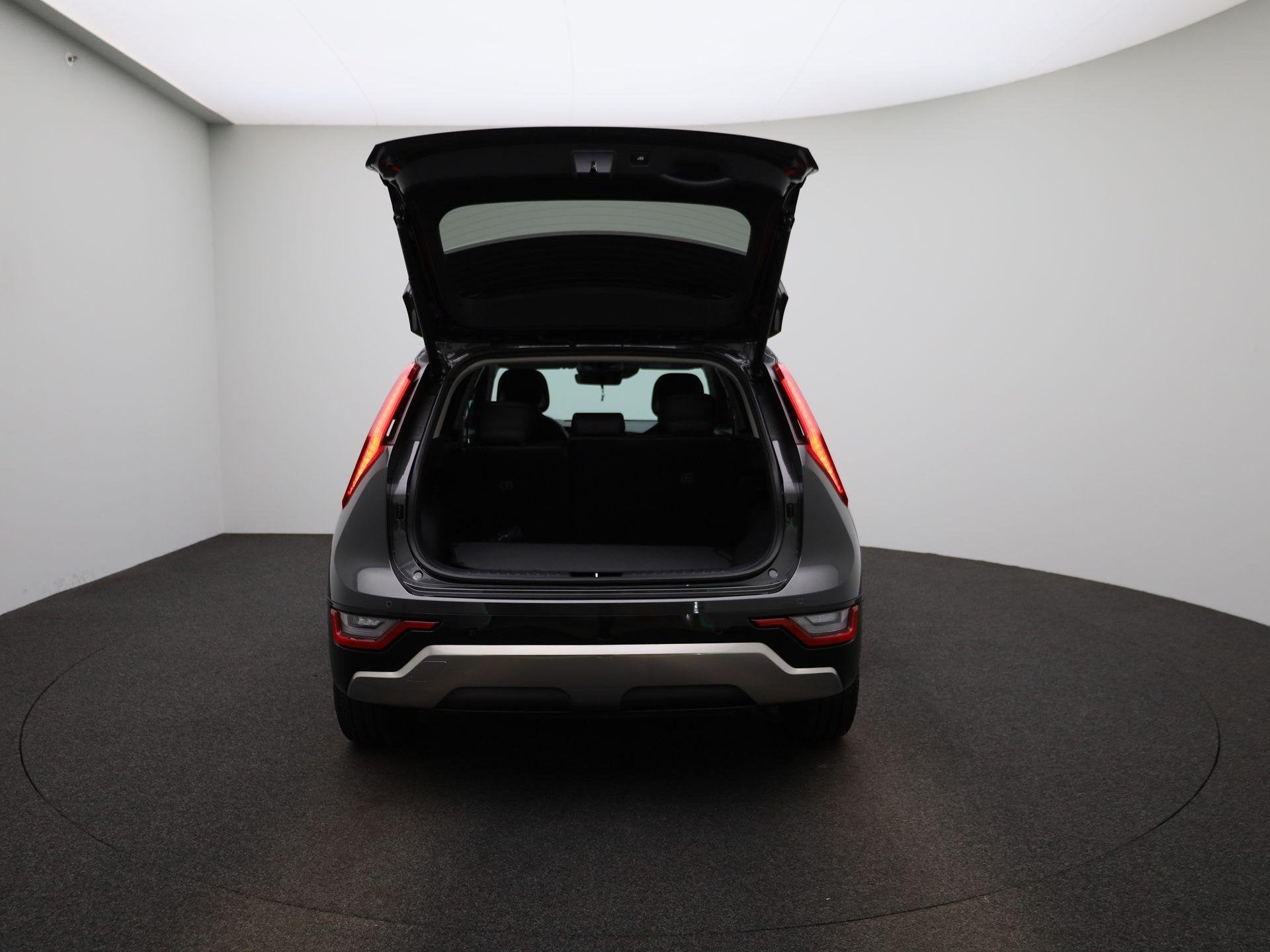 Foto 13 van Kia Niro 1.6 GDi PHEV DynamicPlusLine | Navi | Camera | Elec