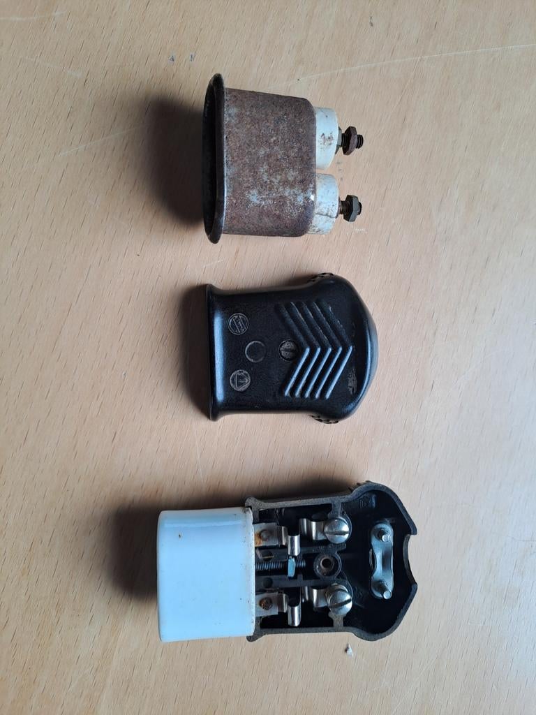 Vintage Stekker en Stopcontact Set - Bakeliet & Porselein, Antiek en Kunst, Ophalen