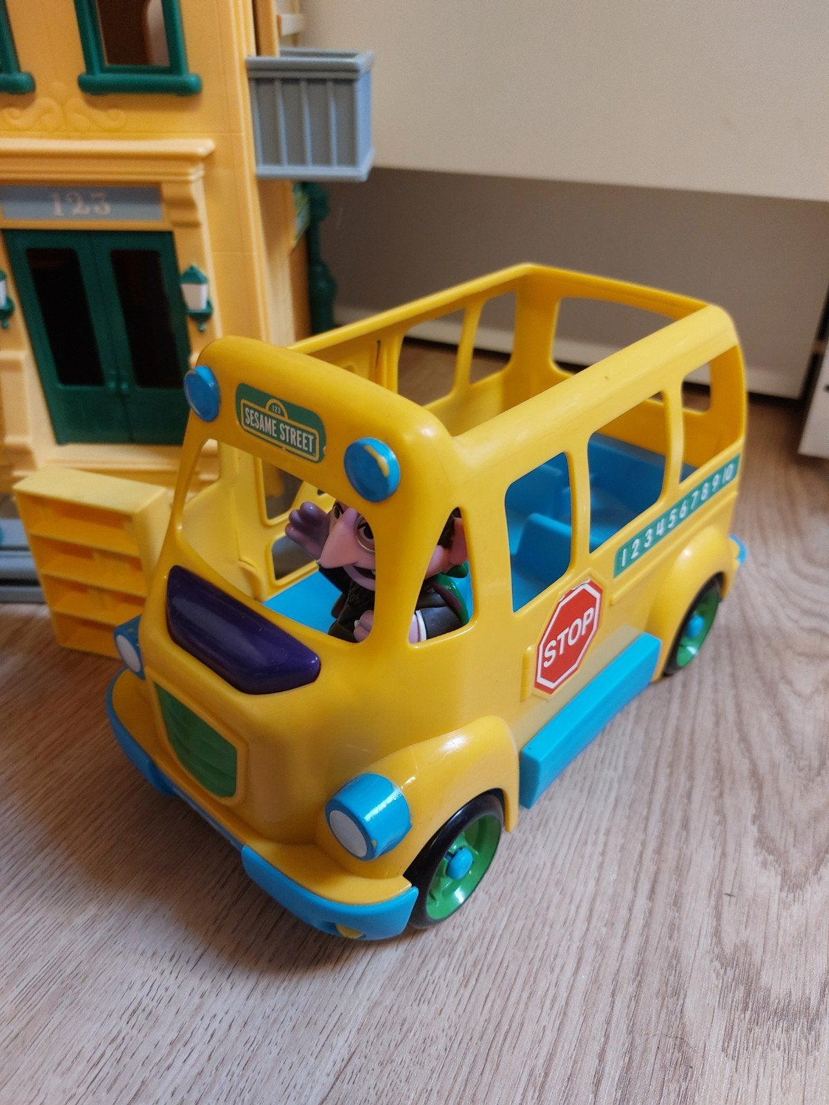 Sesamstraat huis met bus hooper's store, Kinderen en Baby's, Speelgoed | Fisher-Price, Ophalen of Verzenden, Speelset