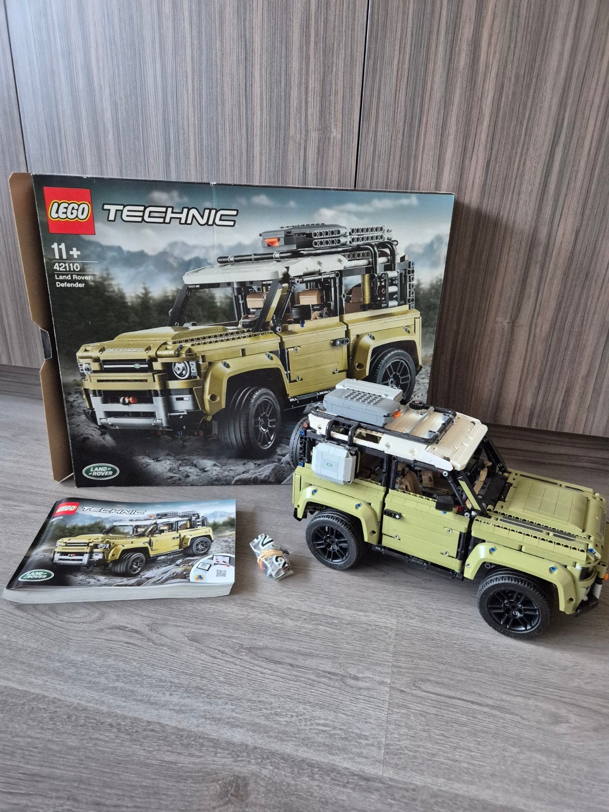 LEGO Technic 42110 Land Rover Defender, Ophalen of Verzenden, Zo goed als nieuw, Overige merken