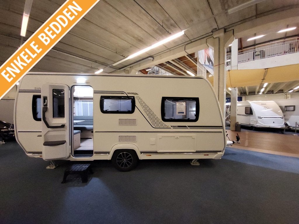 Fendt Bianco 465 TG; vloerverwarming, GFK dak, 1800 kg as, Caravans en Kamperen, Caravans, Standaardzit, Bedrijf, Fendt, Tot en met 4