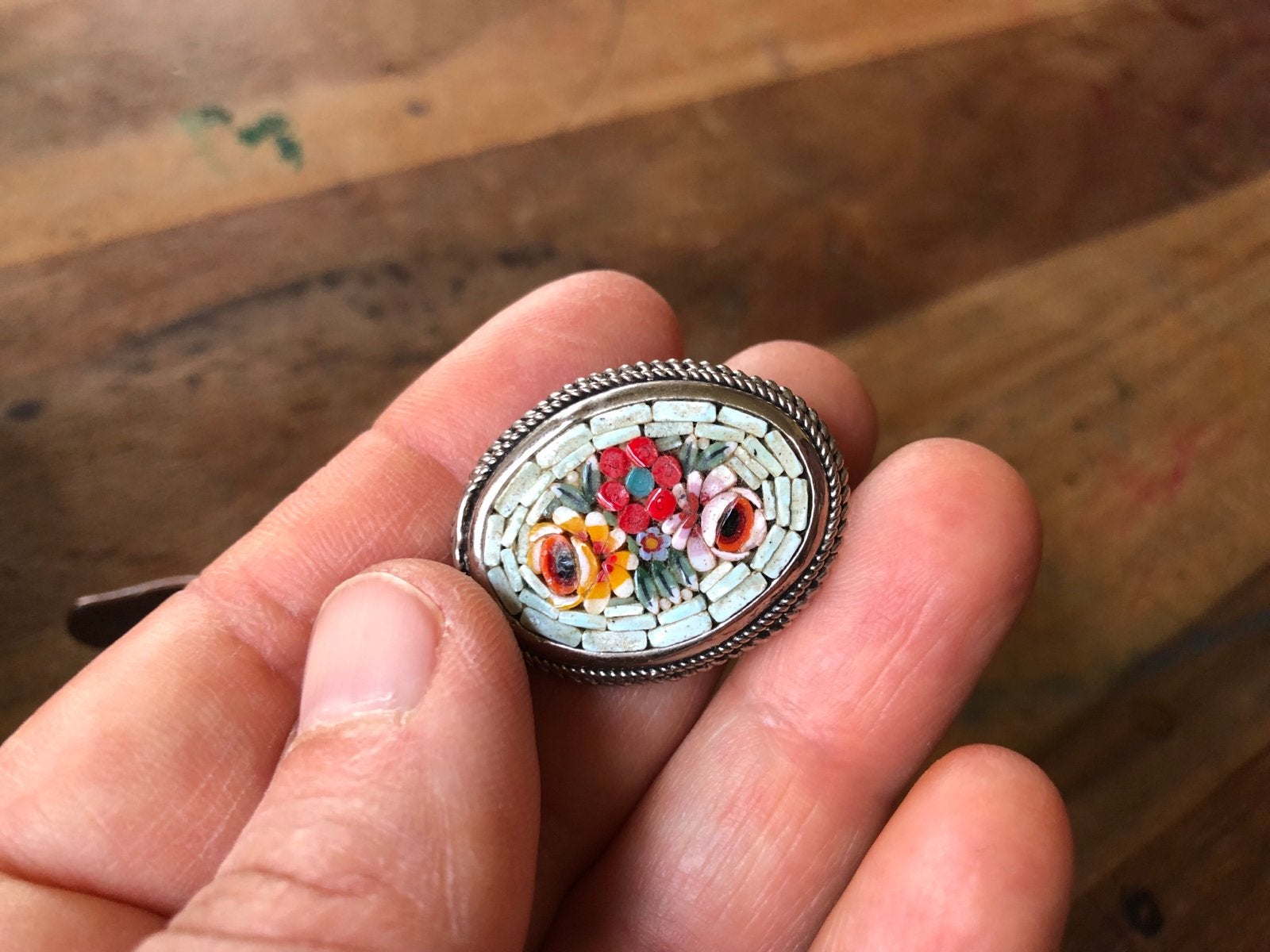 Vintage Italiaanse Micro Mozaïek Broche met Bloemmotief, Overige materialen, Gebruikt, Overige kleuren, Minder dan 4 cm