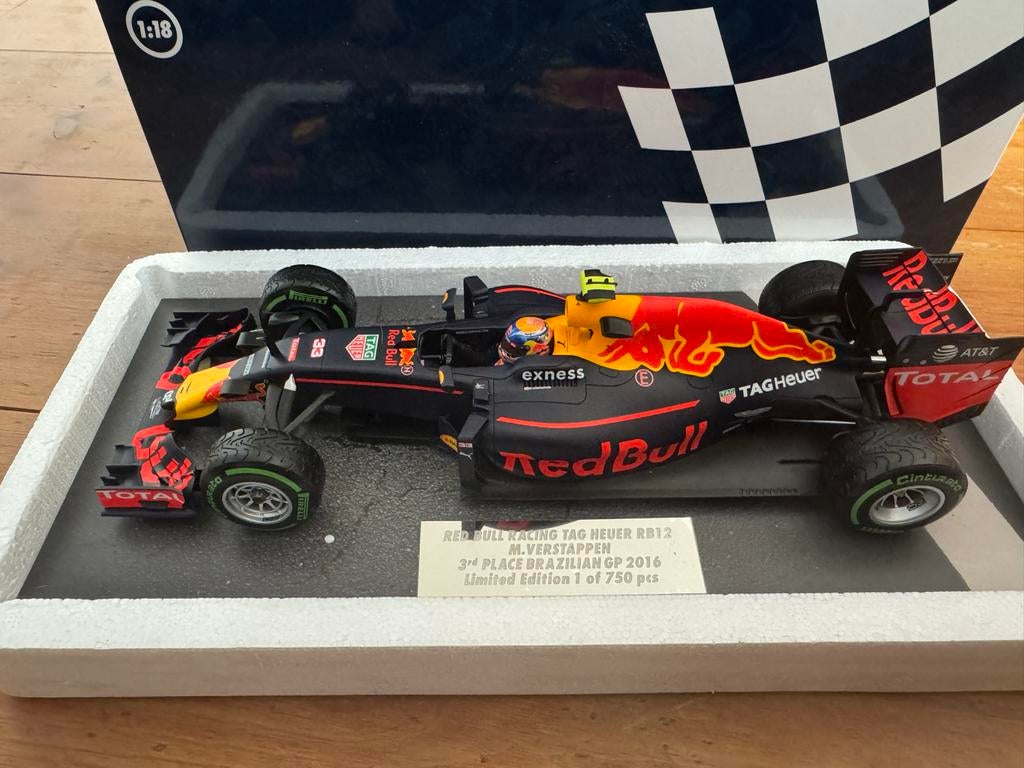 Max Verstappen Red Bull RB12 Brazilië GP 2016 Minichamps 1:1, Hobby en Vrije tijd, Modelauto's | 1:18, Nieuw, Auto, MiniChamps