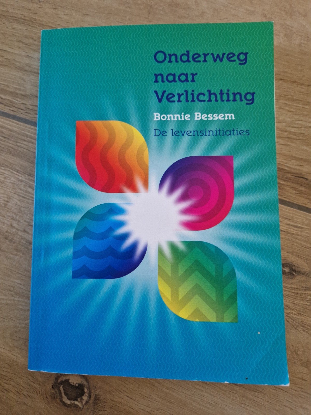 Bonnie Bessem - Onderweg naar verlichting, Achtergrond en Informatie, Spiritualiteit algemeen, Ophalen of Verzenden, Zo goed als nieuw