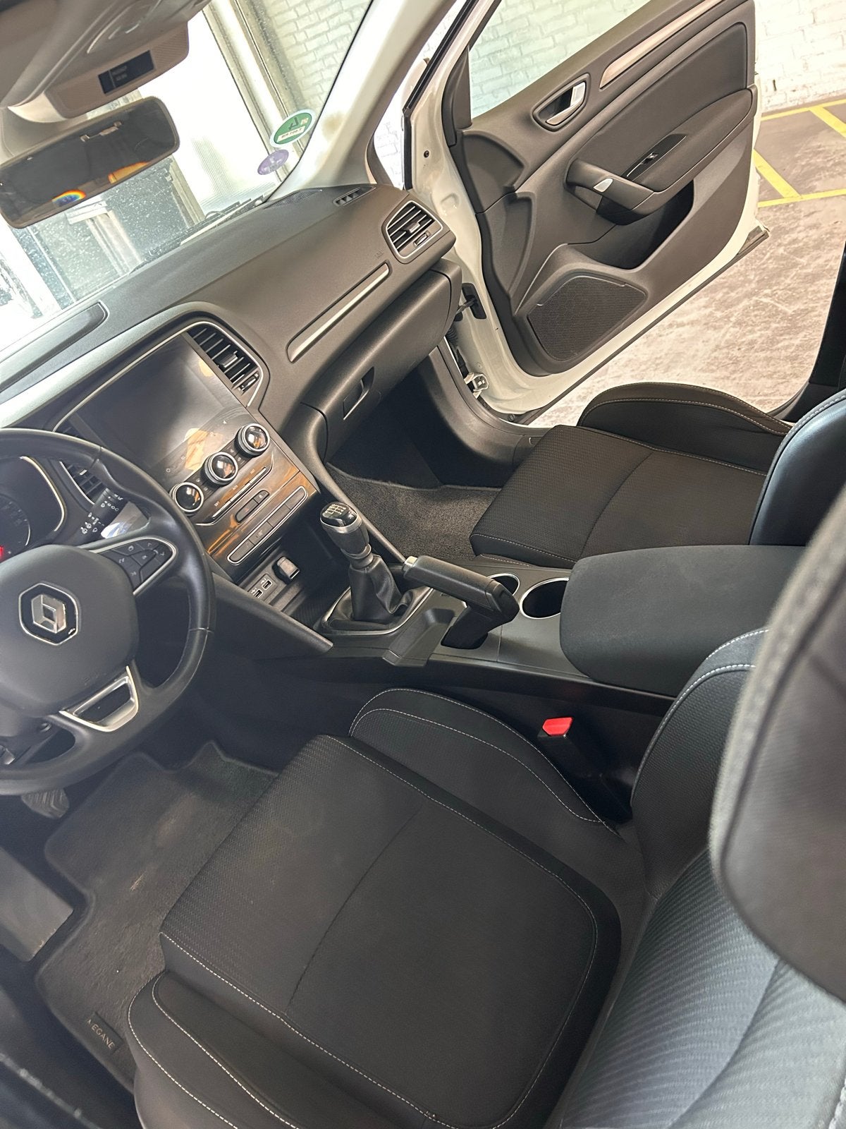 Renault Mégane 1.3 TCe 140pk GPF 2022 Wit, Auto's, Voorwielaandrijving, 4 cilinders, Wit, Stationwagon