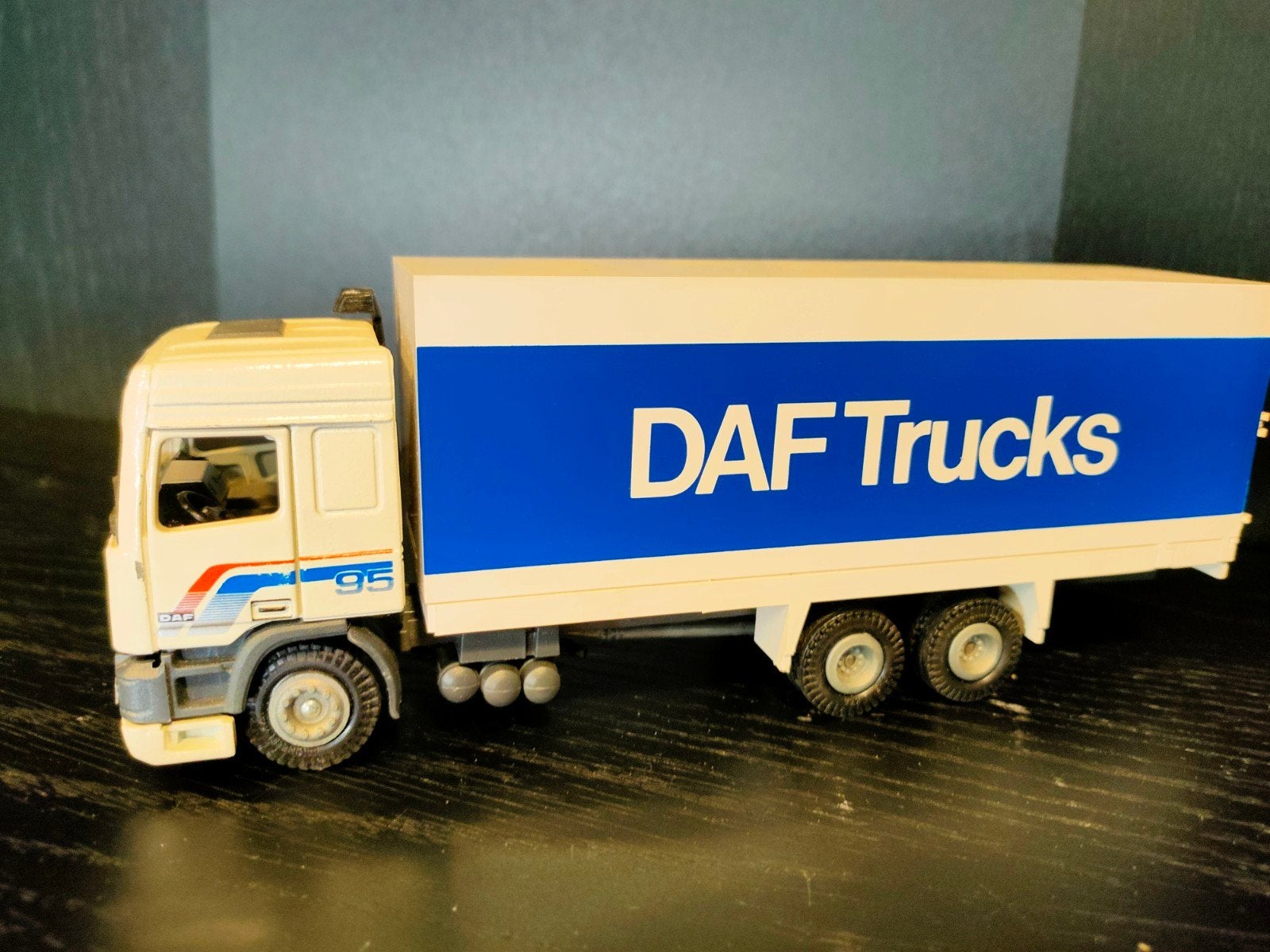 Tekno DAF 95 "Concept 95" - 1:50 - Werkende Grille, Hobby en Vrije tijd, Modelauto's | 1:50, Ophalen of Verzenden, Gebruikt, Bus of Vrachtwagen