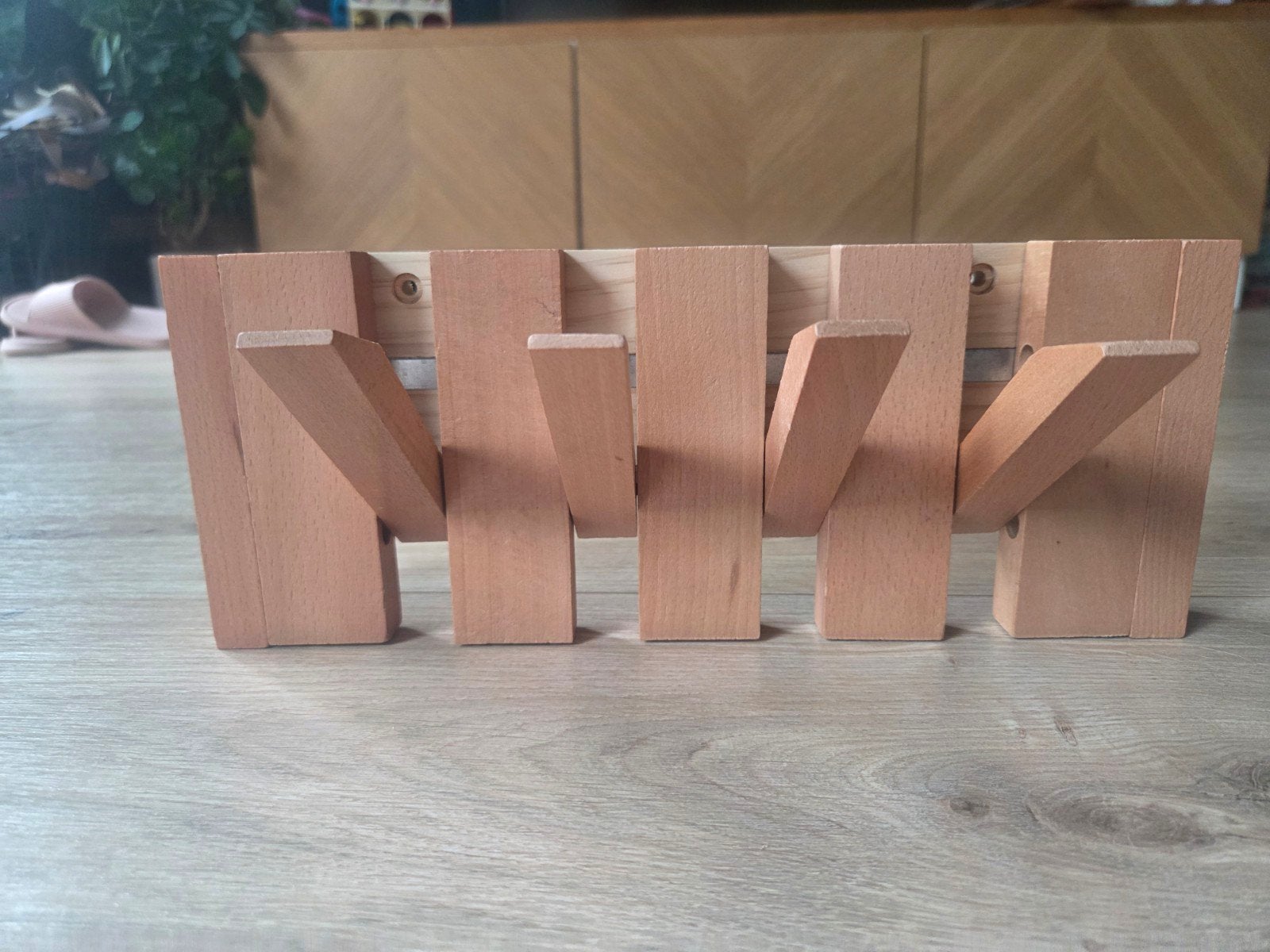 Houten piano wandkapstok met inklapbare haken, Wandkapstok, Nieuw, Ophalen of Verzenden, Minder dan 100 cm
