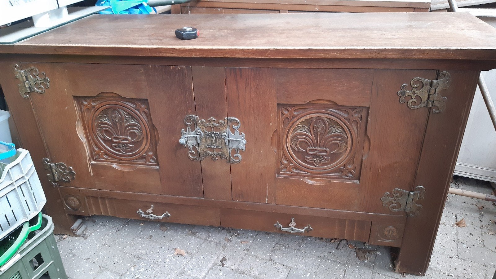 Dressoir, Ophalen