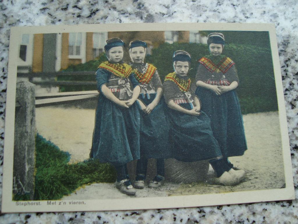 Staphorst met z'n vieren, Ophalen of Verzenden, Voor 1920, Gelopen, Noord-Brabant