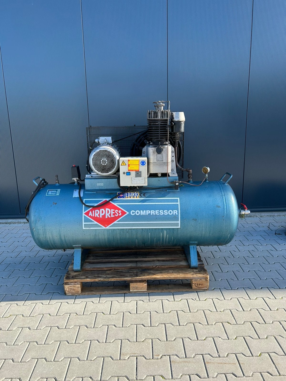 Airpress K 500-1500 compressor – 500 liter – 7,5 kW – 15 bar, Doe-het-zelf en Verbouw, Ophalen, Gebruikt, 800 liter/min of meer