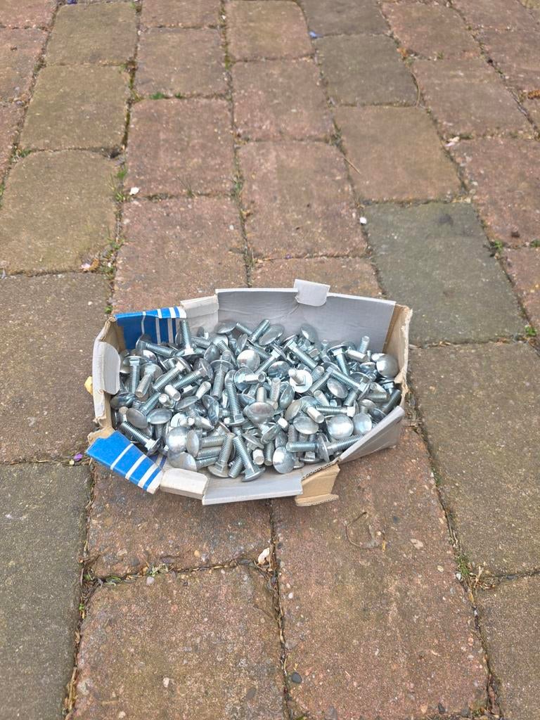 Slotbouten en moerenl, Ophalen of Verzenden