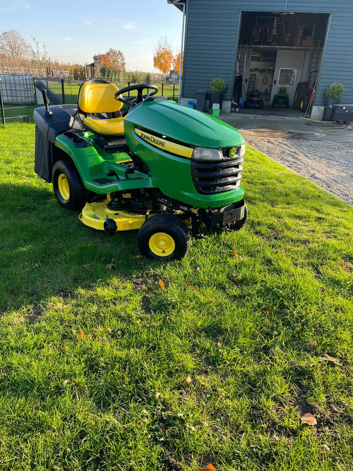 Nette john deere zitmaaier X300R met opvangbak, Ophalen, Gebruikt, Opvangbak, 90 tot 120 cm