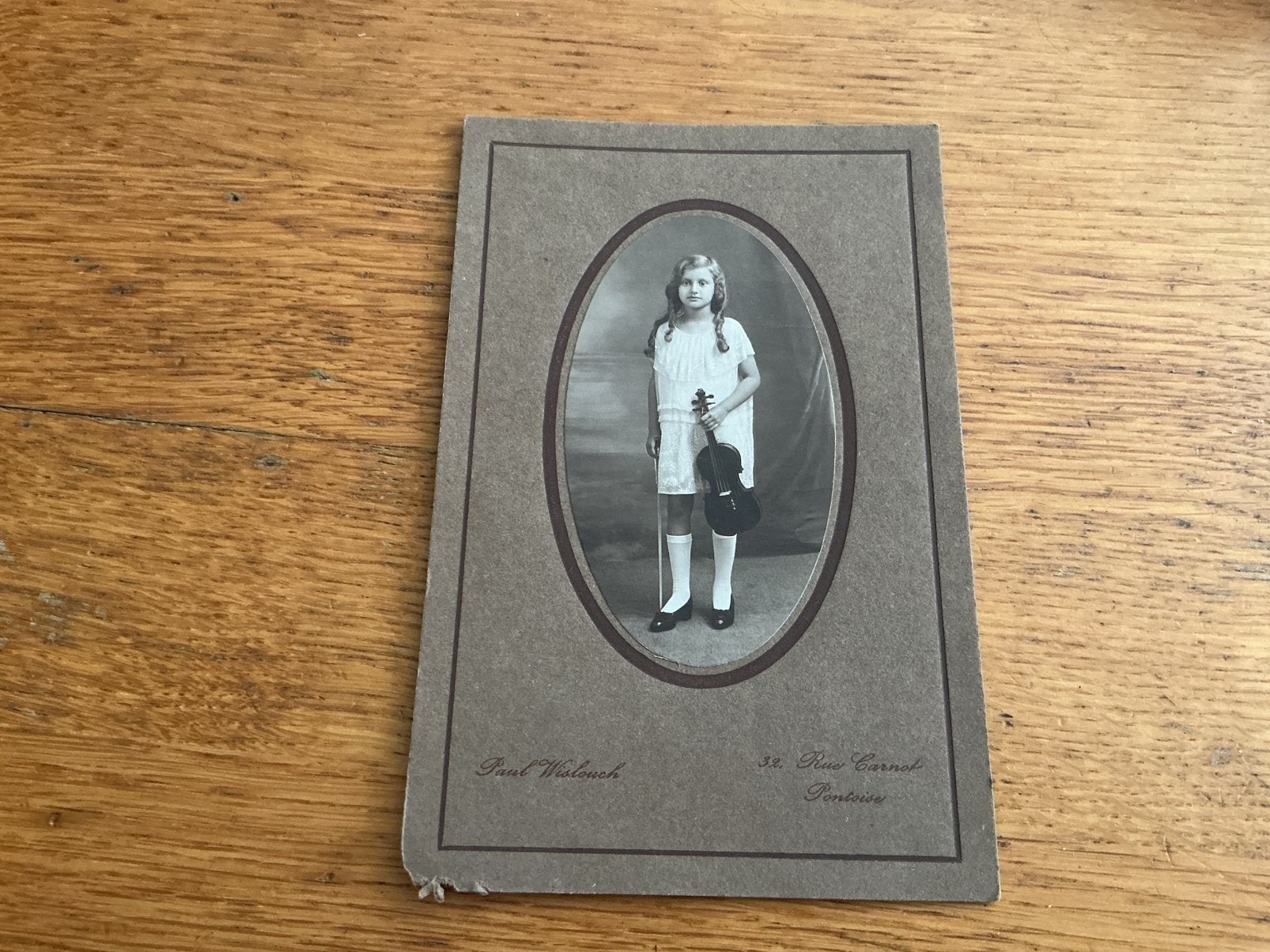 O338 meisje viool, Ophalen of Verzenden, Voor 1940, Kind