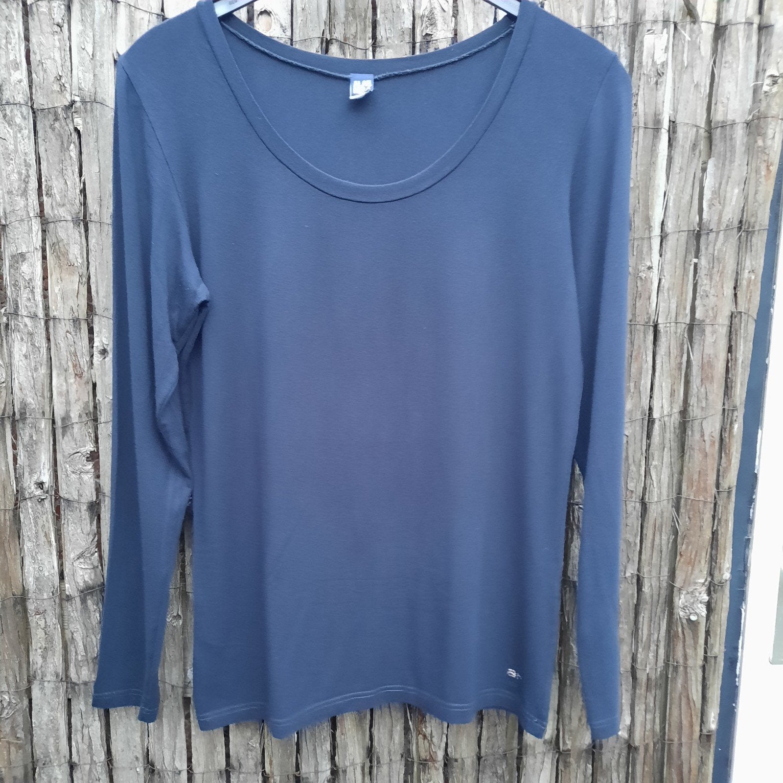 Donkerblauw t-shirt,  lange mouw, maat 42, Blauw, Maat 42/44 (L), Ophalen of Verzenden, Zo goed als nieuw