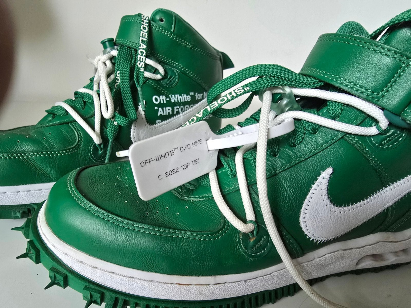 44 Off-White x Nike Air Force 1 Mid "Pine Green" nieuw, Overige kleuren, Nike, Ophalen of Verzenden, Sneakers of Gympen