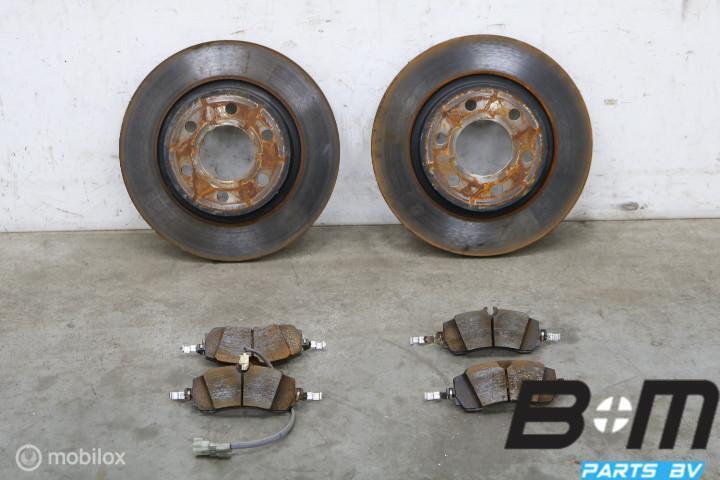 Remschijven en blokken achter VW T7 10km oud 7TG615601B, Gebruikt