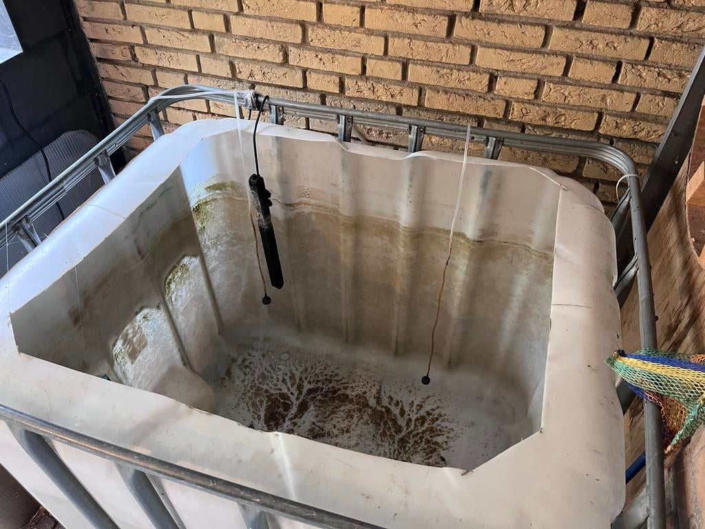 IBC container 1000L met metalen frame, Tuin en Terras, Ophalen of Verzenden, Zo goed als nieuw