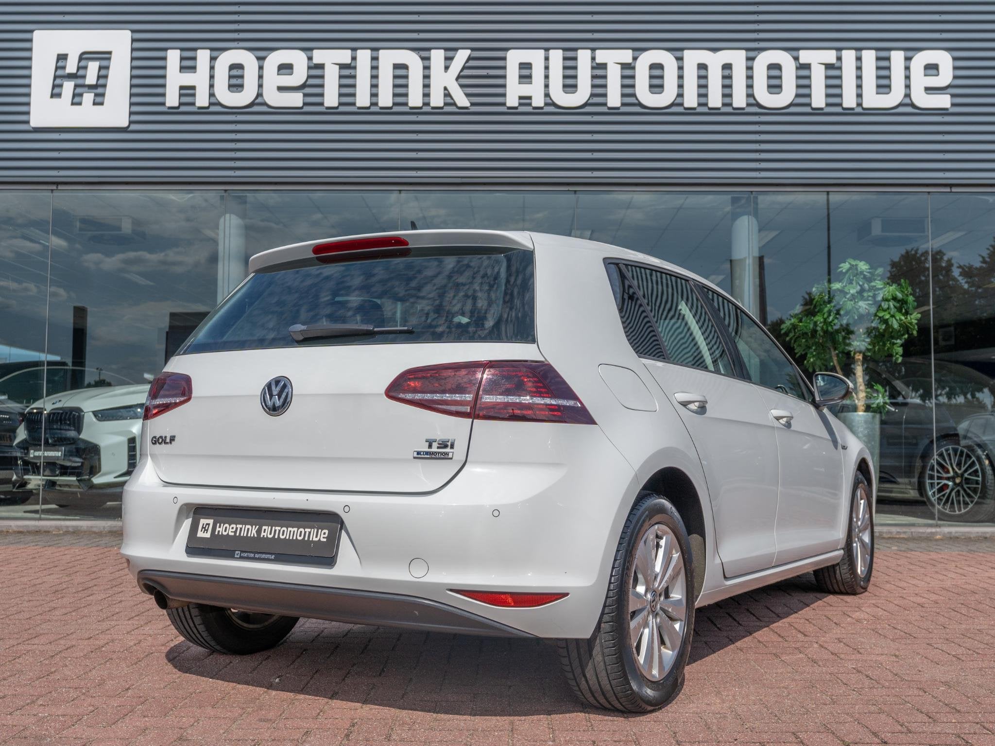 Volkswagen Golf 1.2 TSI Connected Series | Pano | R-Line sto, Auto's, Volkswagen, Voorwielaandrijving, Gebruikt, 4 cilinders, Wit