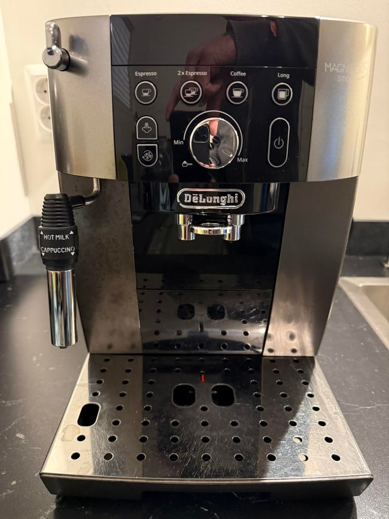 DeLonghi Magnifica S Smart volautomatische espressomachine, Ophalen, Zo goed als nieuw, Espresso apparaat, Stoompijpje
