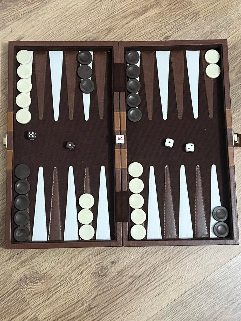 Backgammon spel in nette staat, Een of twee spelers, Ophalen of Verzenden, Zo goed als nieuw, Reisspel