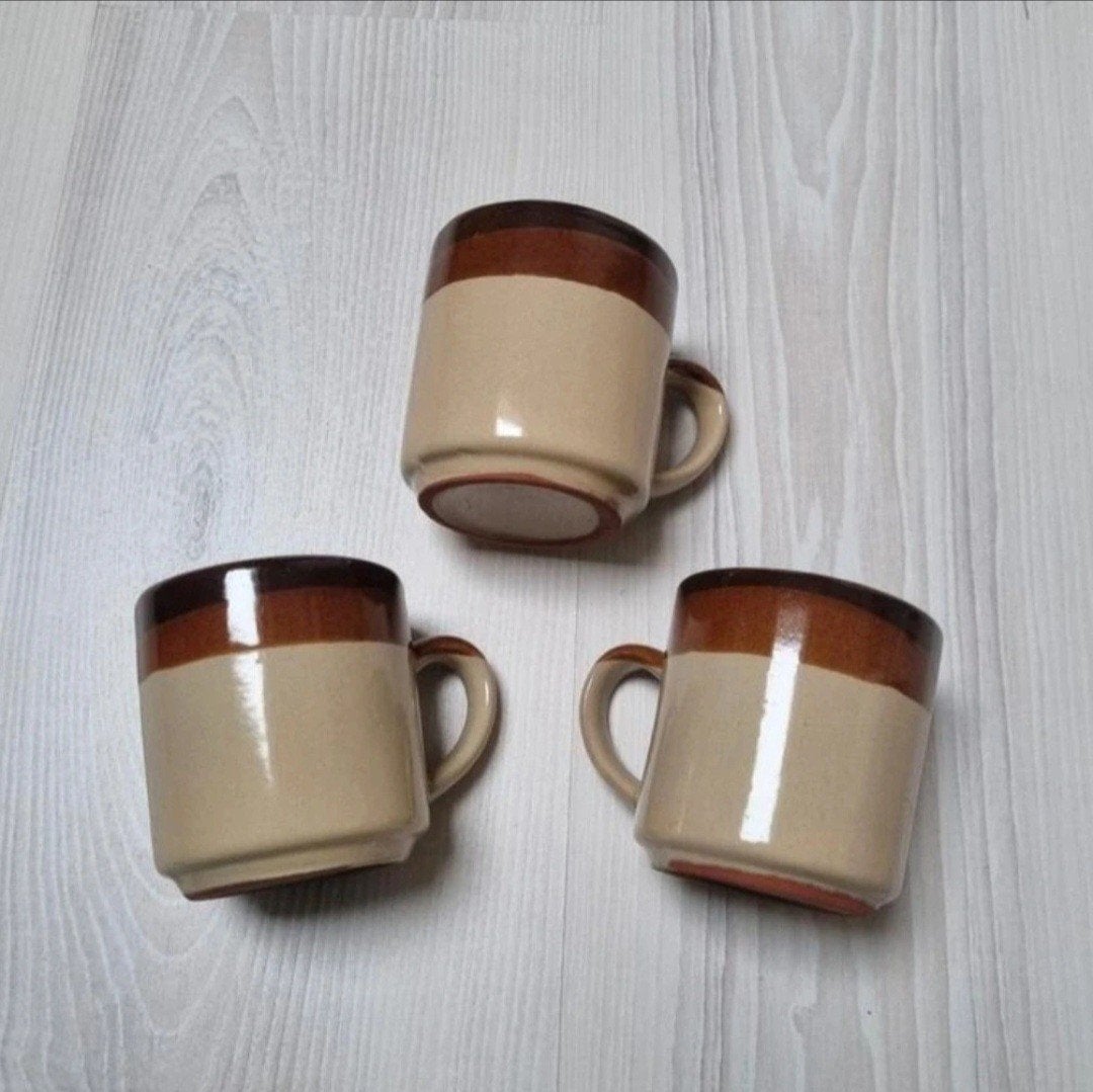 Vintage koffie kopjes mokken bruin coffee mugs, Ophalen of Verzenden, Aardewerk, Overige stijlen, Kop(pen) en/of Schotel(s)