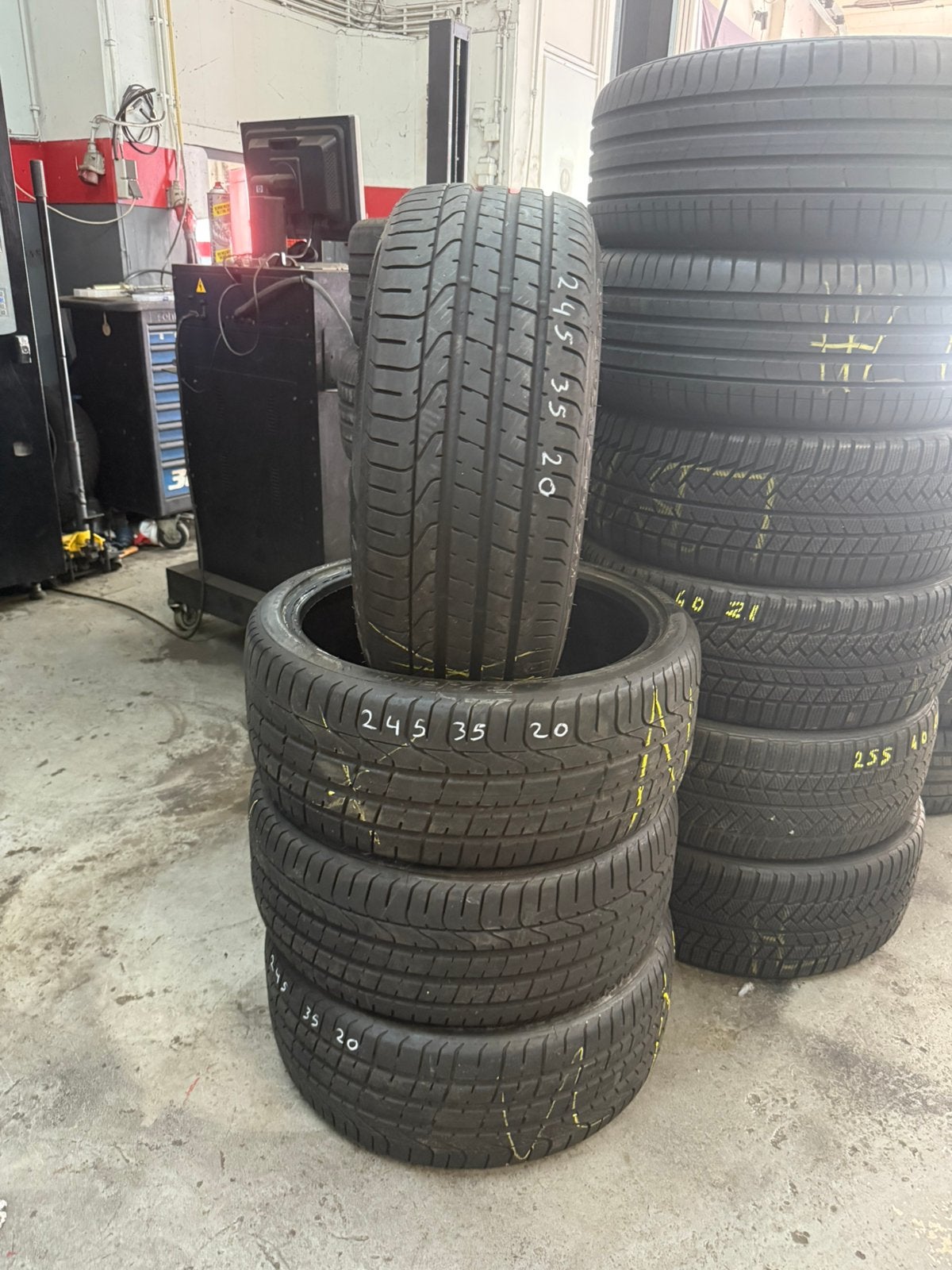 4x 245/35R20 2453520 PİRELLİ 7,5mm (inclusief monteren), Ophalen, Band(en), Personenwagen, 20 inch