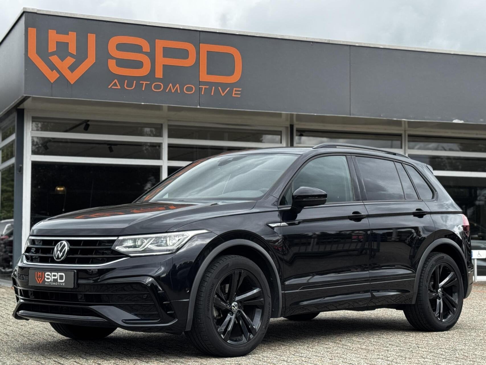 Volkswagen Tiguan 1.5TSI R-Line|Black-style|Matrix|ACC|CAM, Auto's, 1441 kg, 15 km/l, Euro 6, 4 cilinders