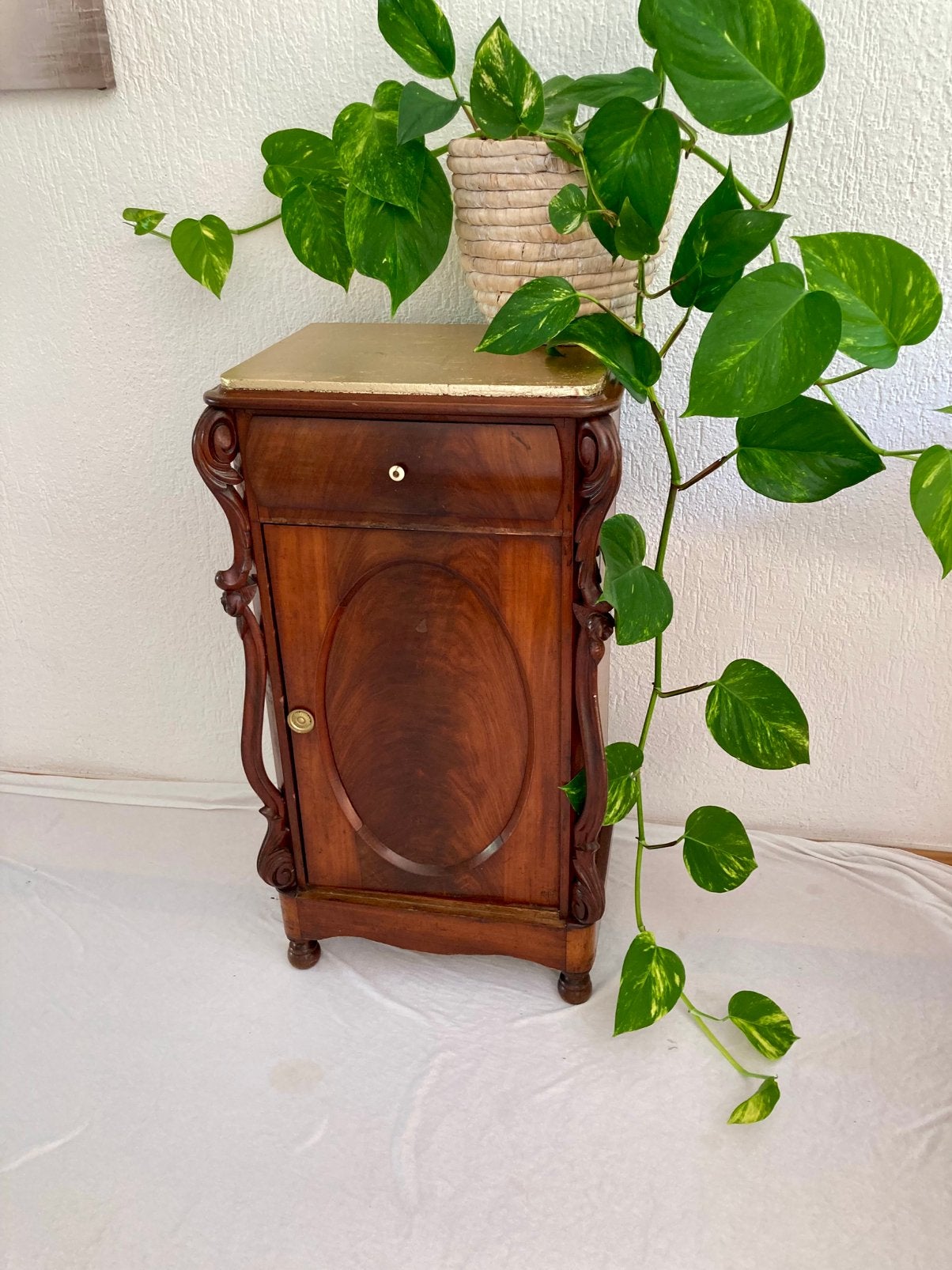 Vintage bijzettafel goud  kastje nachtkastje plantentafel, Ophalen, Minder dan 45 cm, Minder dan 55 cm, Rond