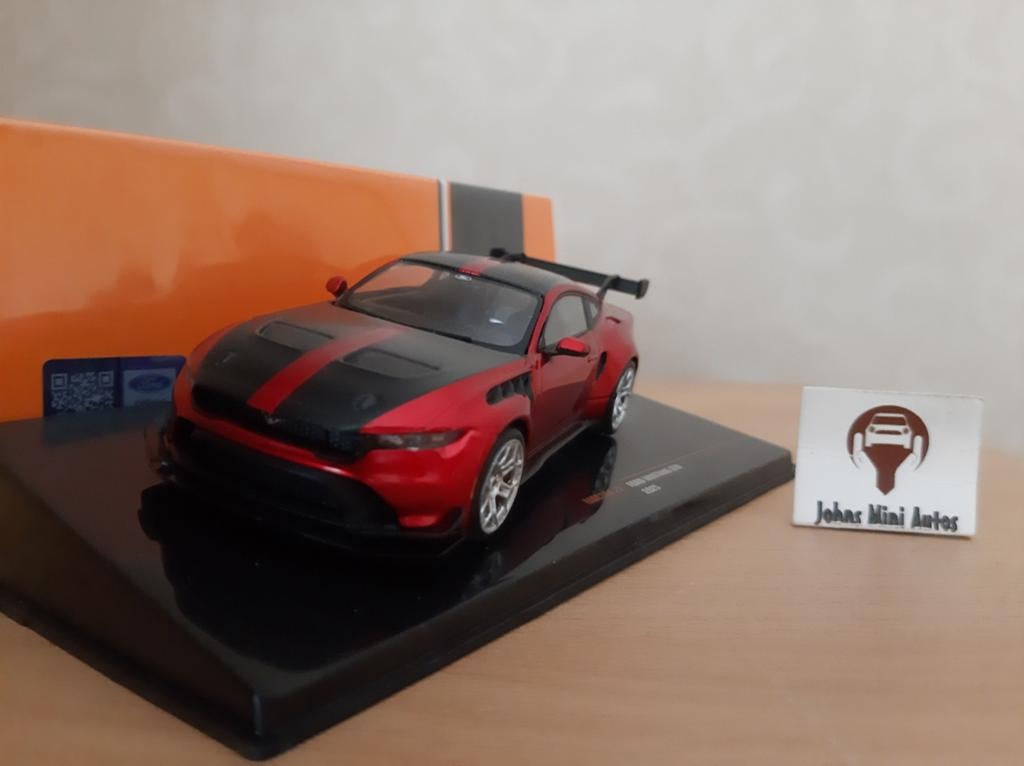 Ford Mustang GTD 2025 rood/zwart van IXO 1:43, Overige merken, Auto, IXO, Nieuw