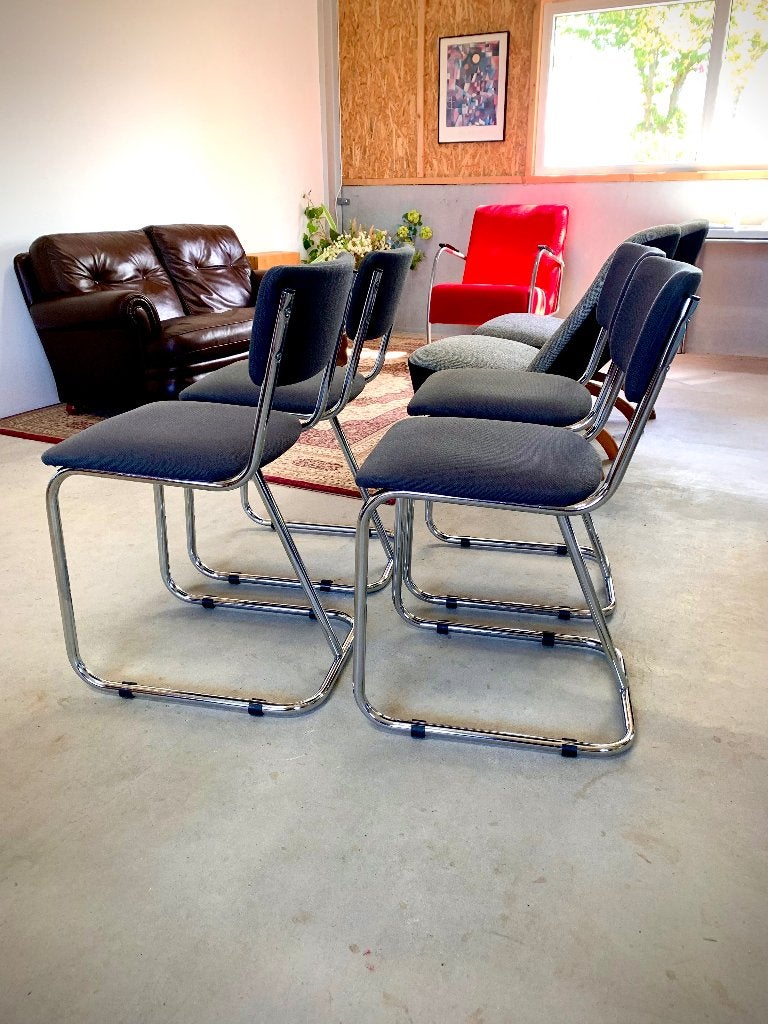 Vintage Gispen Model 107, Huis en Inrichting, Stoelen, Ophalen of Verzenden, Zo goed als nieuw, Grijs, Vier