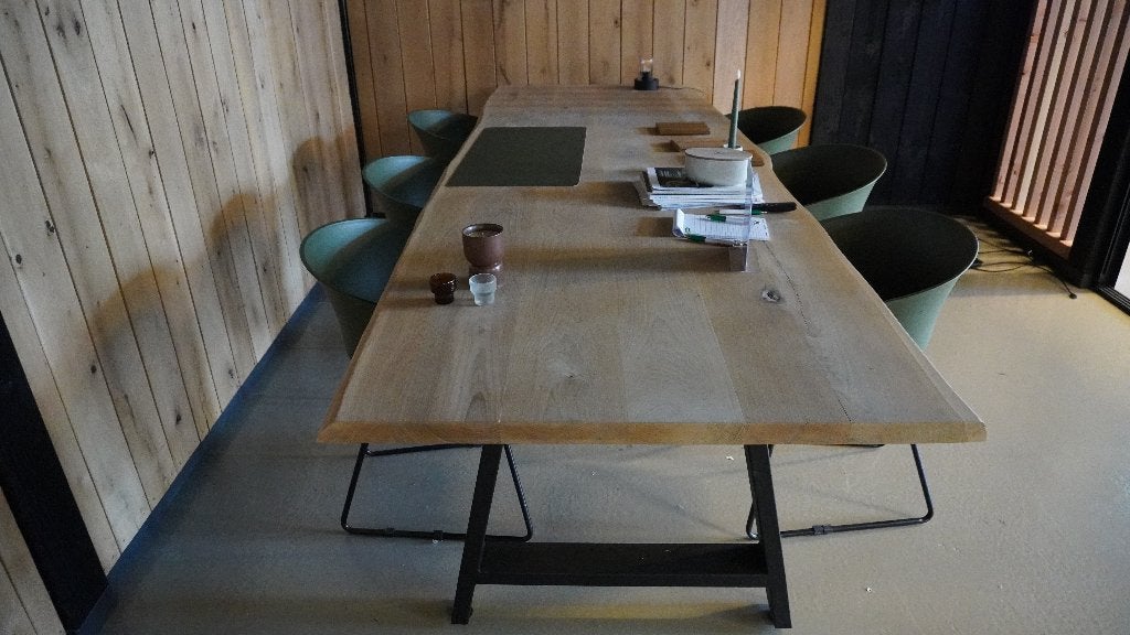 Eikenhouten eettafel met 6 groene kunststof stoelen, Ophalen, 100 tot 150 cm, Eikenhout, 200 cm of meer