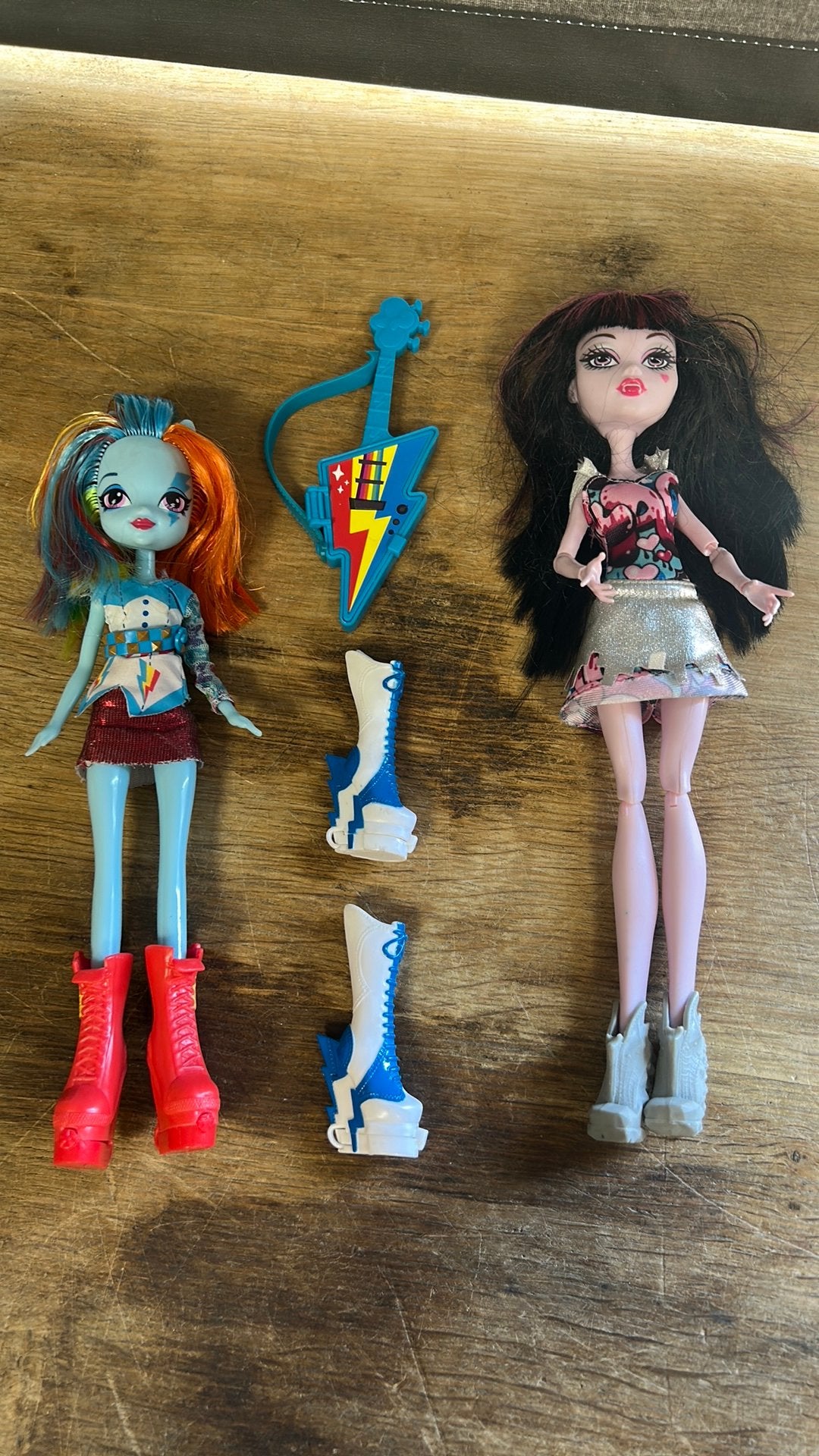 Monster High Draculaura. Rainbow Dash Equestria Girls poppen, Kinderen en Baby's, Speelgoed | Poppen, Ophalen of Verzenden, Zo goed als nieuw