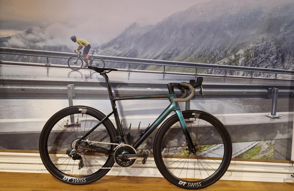 Invence R-one Carbon Sram Red DTSWISS 240 ERC 1400 45mm, 28 inch, Carbon, Invence-365racing, Zo goed als nieuw