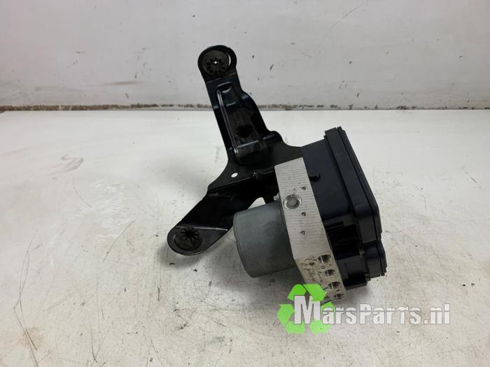 ABS Pomp van een Lynk & Co 01, Gebruikt, -, Overige automerken, -