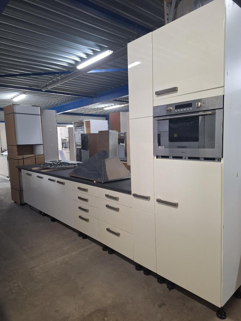 Complete keuken Compleet met APP 120Keukens op voorraad 2818, Ophalen of Verzenden, Zo goed als nieuw, Enkelwandige keuken, Met kookeiland