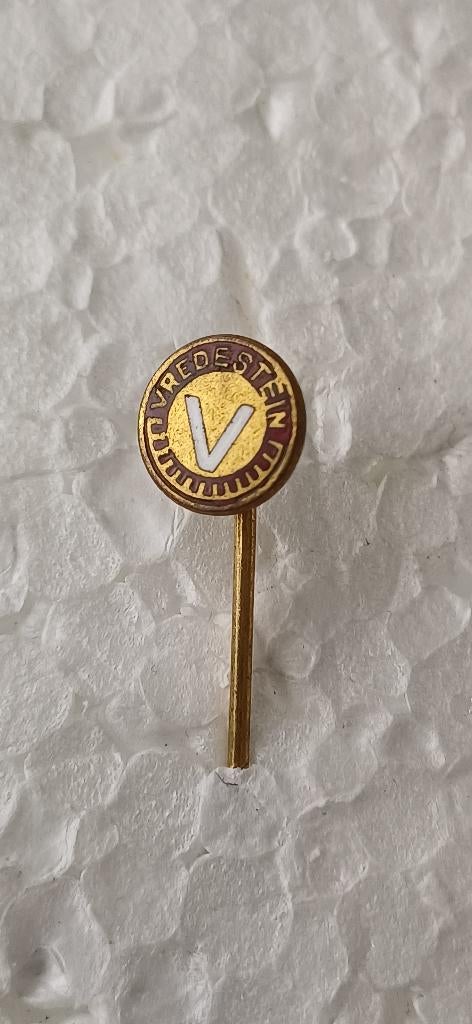 Vredestein (banden voor auto, vrachtwagens enz), Verzamelen, Speldjes, Pins en Buttons, Ophalen of Verzenden, Zo goed als nieuw