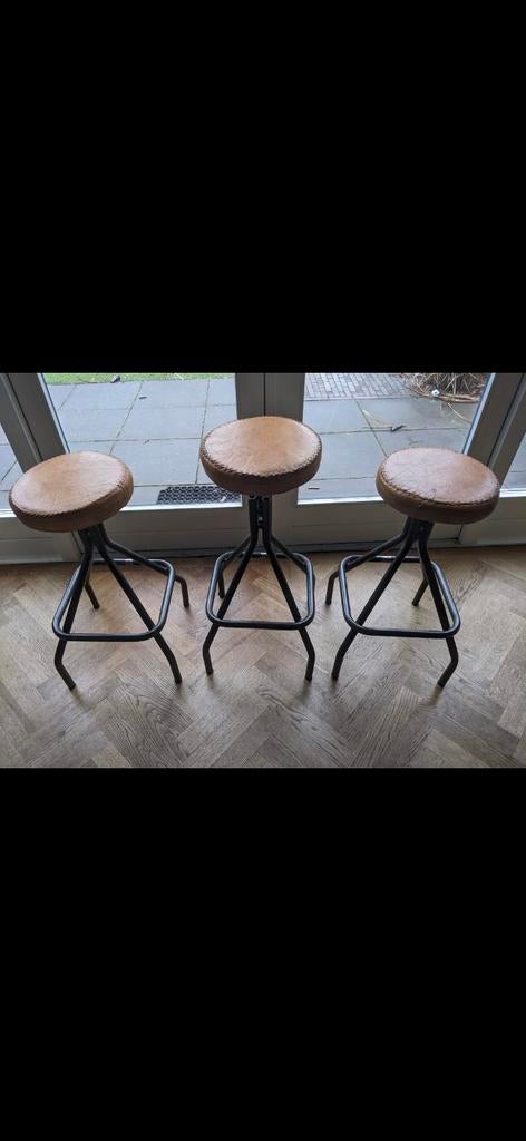 3 barkrukken voor €50, draaibaar en verstelbaar, 60 tot 90 cm, Ophalen of Verzenden, Zo goed als nieuw, In hoogte verstelbaar