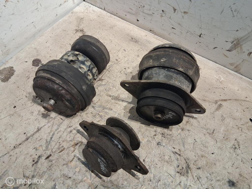 Motorsteunrubber Vw Golf Cabrio III 1.8 ('93-'00) 1H0199262A, Gebruikt, Volkswagen, Ophalen of Verzenden, Volkswagen