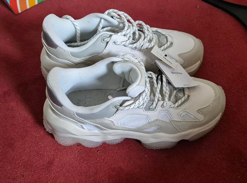 Bershka Witte Sneakers - Maat 37, Wit, Bershka, Ophalen of Verzenden, Sneakers of Gympen