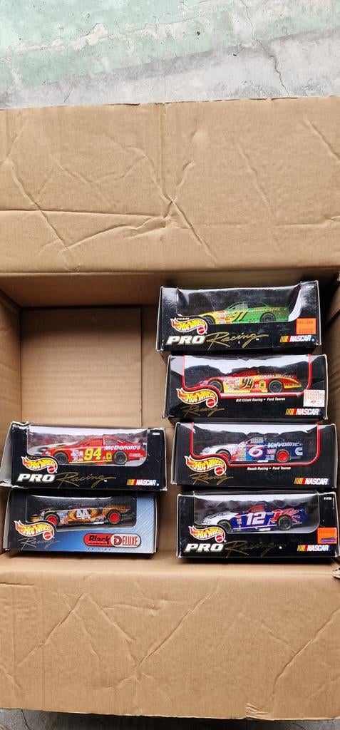 Hot Wheels Nascar 1:32 - Diverse modellen, Ophalen of Verzenden, Zo goed als nieuw