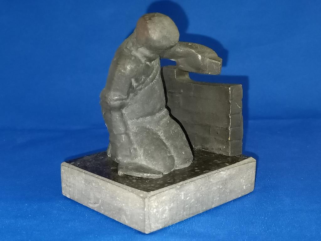 bronzen beeldje van Marlies Noordkamp "de metselaar", Ophalen of Verzenden, Zo goed als nieuw, Mens
