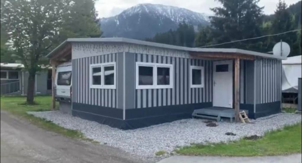 Te koop in brixen im thale , onze Ruime caravan /chalet, Caravans en Kamperen, Caravans, Particulier, Rondzit