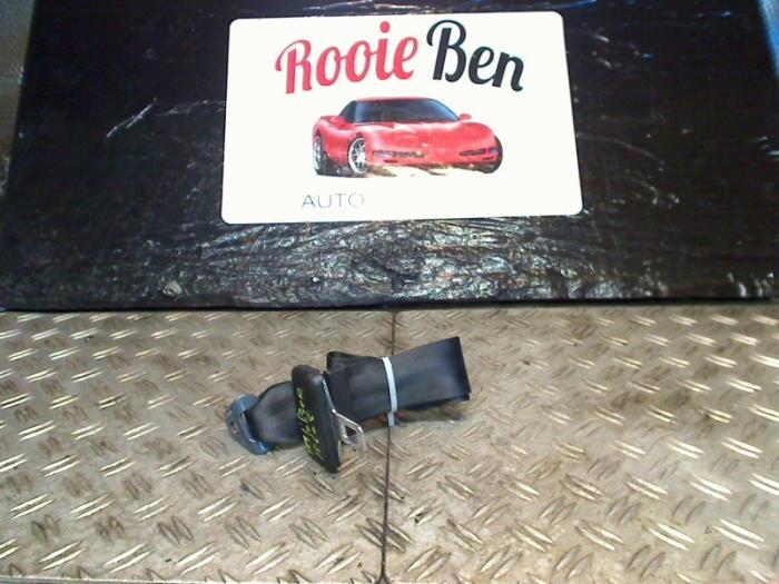 Veiligheidsgordel midden-achter van een Peugeot 106, Gebruikt, -, -, Ophalen of Verzenden