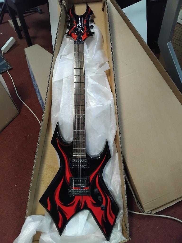 BC Rich Warlock Black Red Metal Hardrock electric gitaar, Muziek en Instrumenten, Snaarinstrumenten | Gitaren | Elektrisch, Ophalen of Verzenden