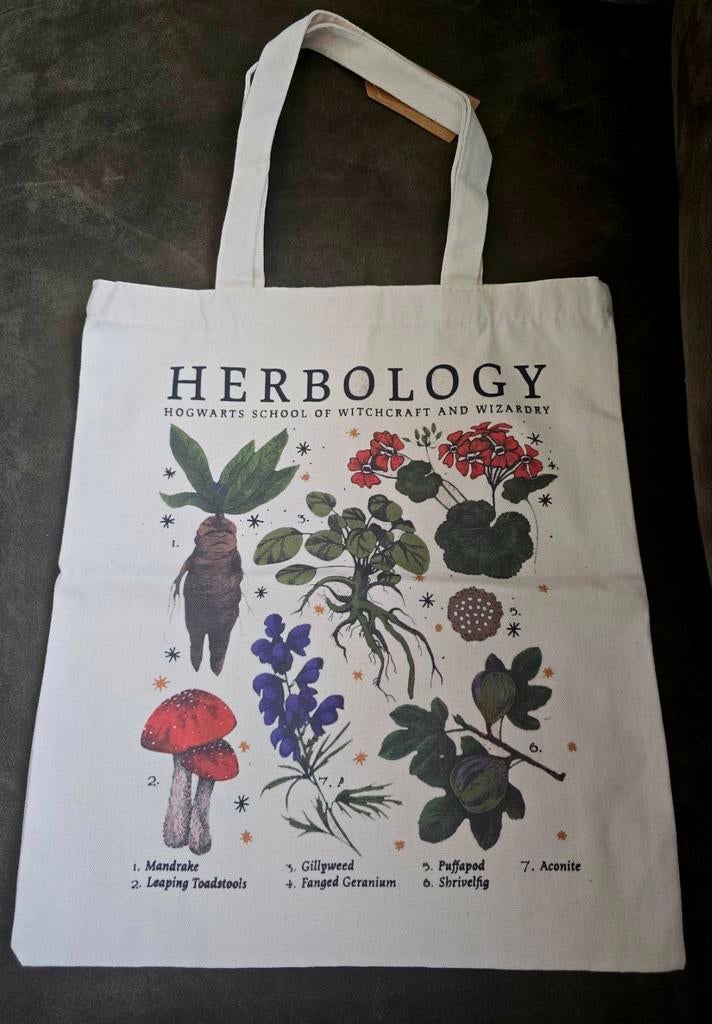 NIEUW Harry Potter Herbology totebag / tas met hengsels, Verzamelen, Harry Potter, Ophalen of Verzenden, Nieuw, Gebruiksvoorwerp